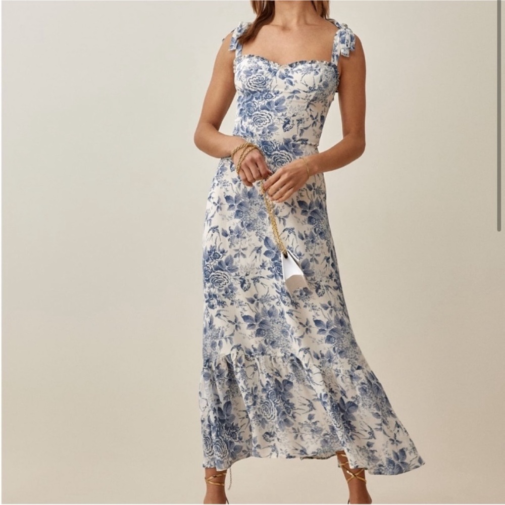 Reformation size 4 blue and white dress